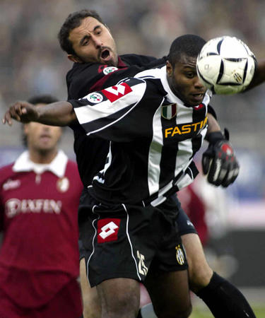 官方：摩洛哥国门布努当选非洲年度最佳门将